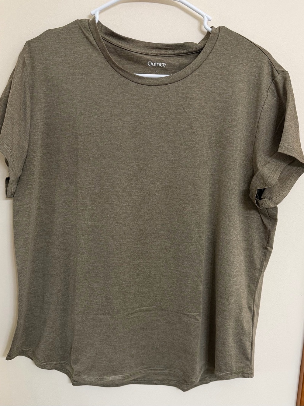 Quince Women’s Olive Green Crew Neck T-Shirt
